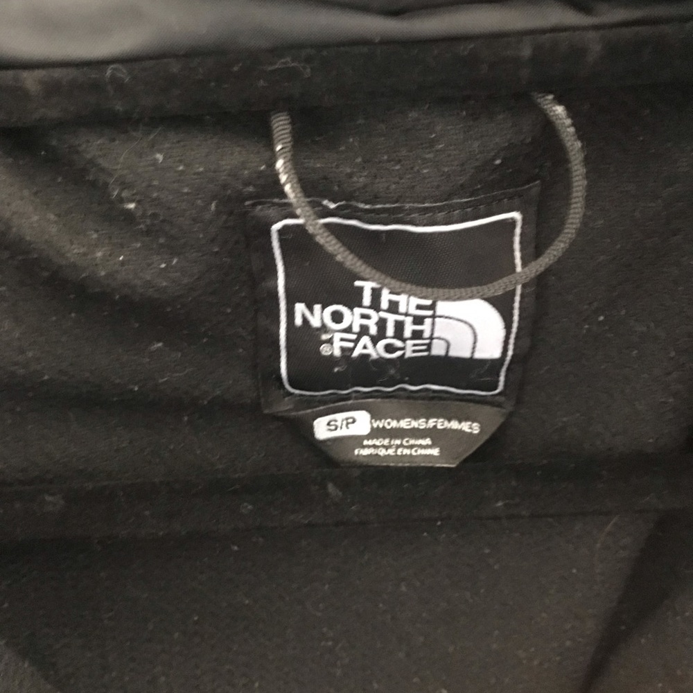 The North Face black water resistant winter jacket - Picture 3 of 6